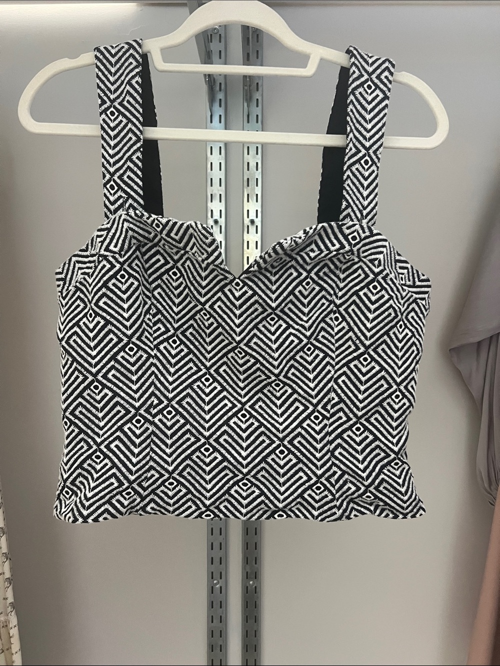 White House Black Market Black & White Geometric Crop Top